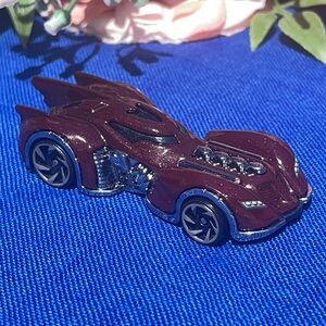 2010 Hot Wheels Car Batmobile DC Comics Diecast Metal Toy  1/64